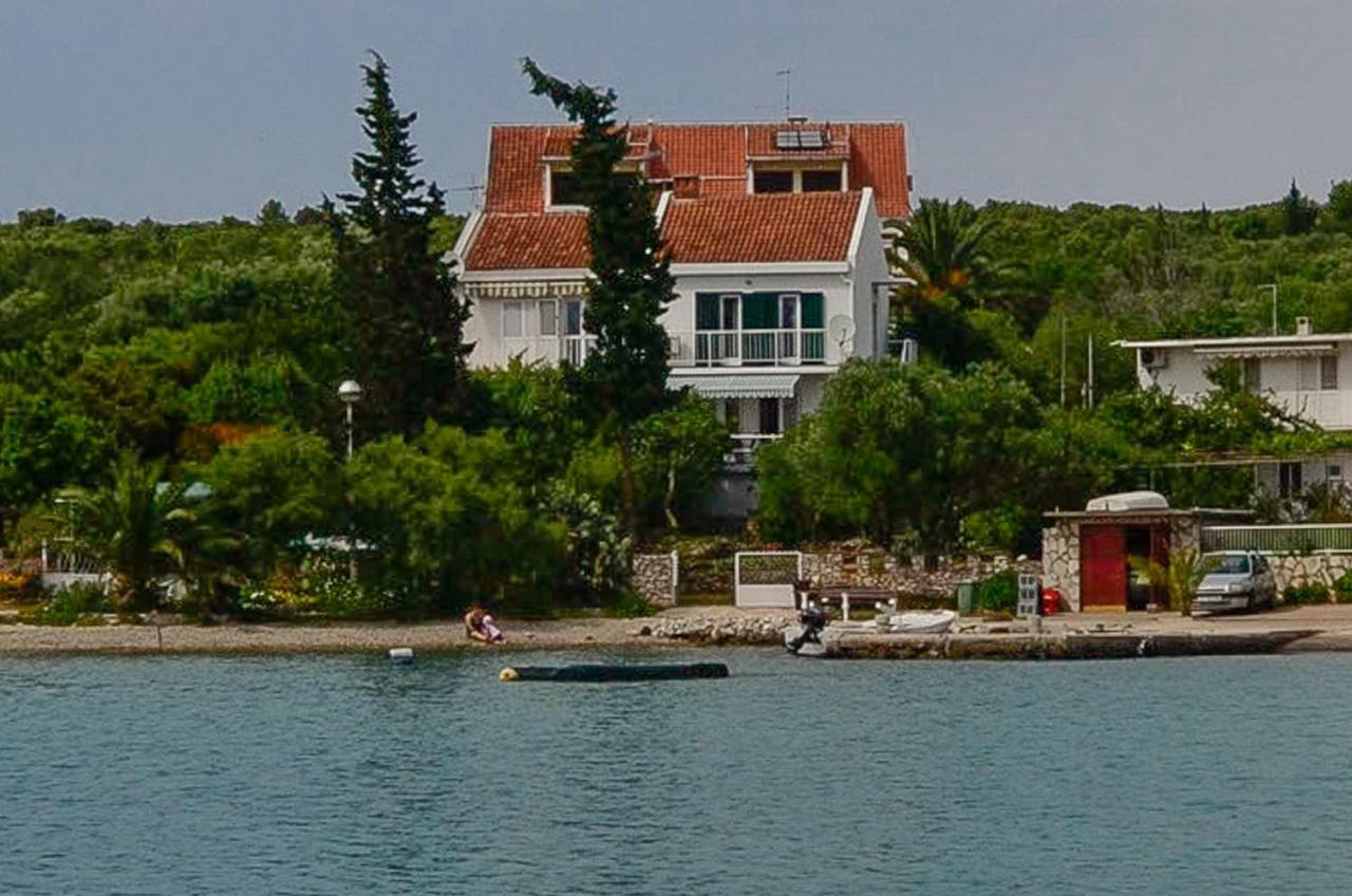 Holiday Home Lovište エクステリア 写真