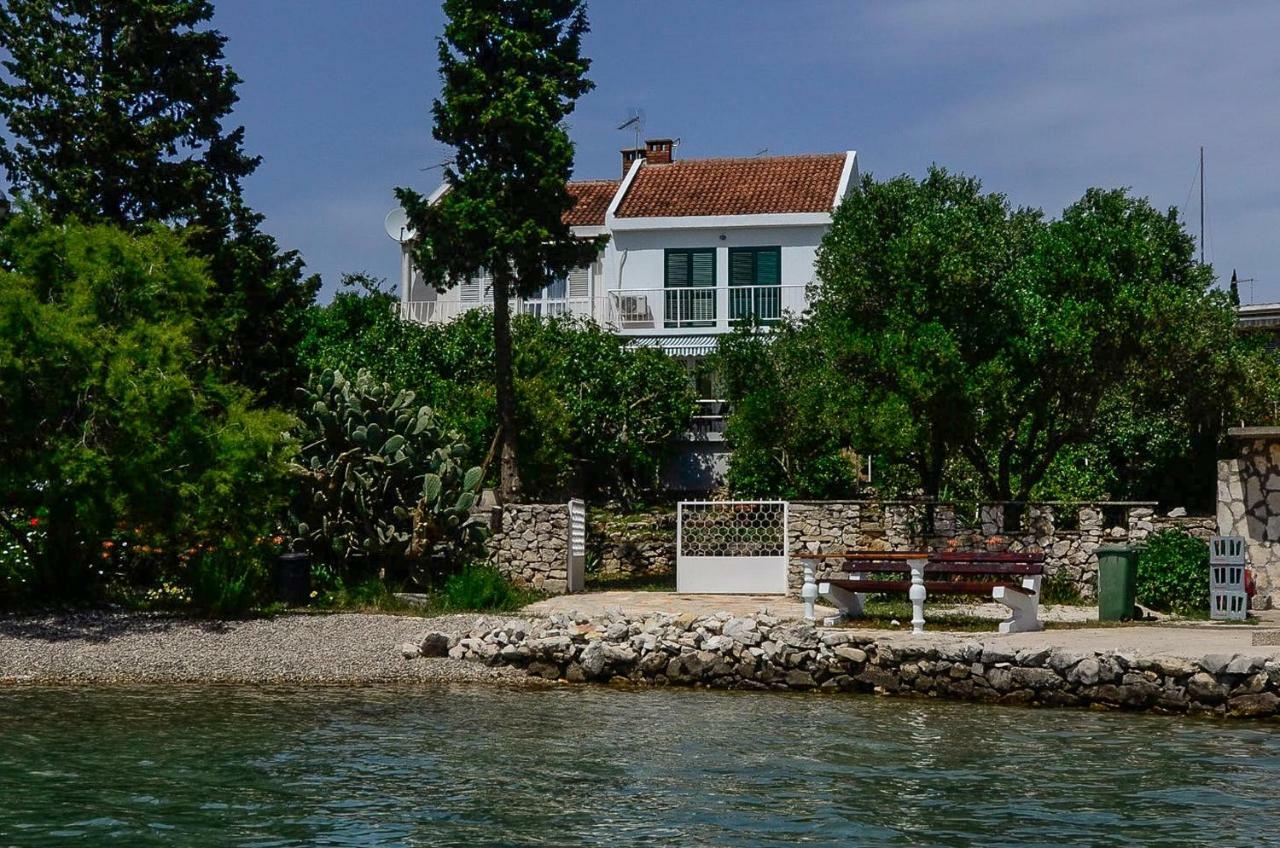 Holiday Home Lovište エクステリア 写真