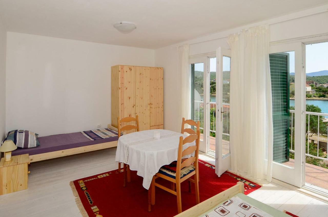 Holiday Home Lovište エクステリア 写真