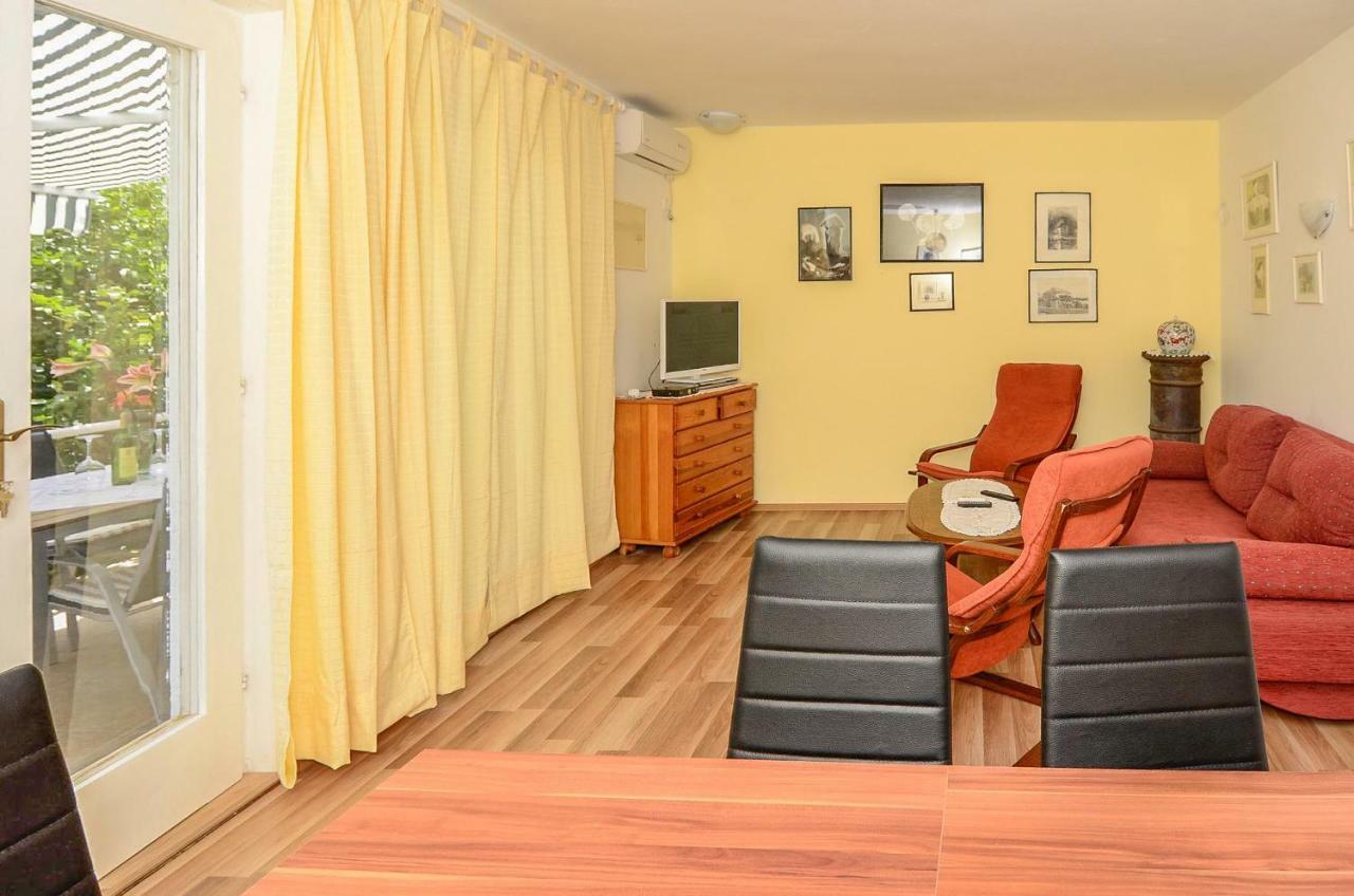 Holiday Home Lovište エクステリア 写真