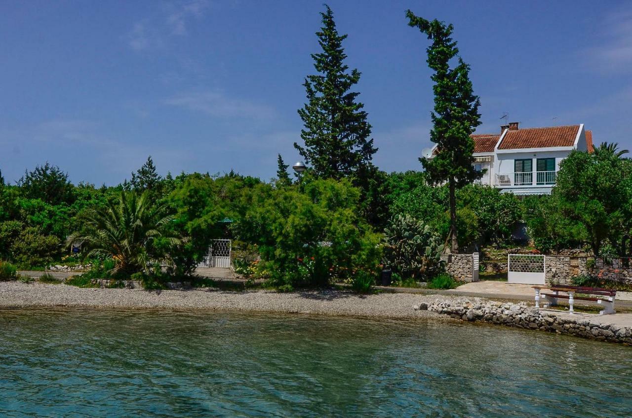 Holiday Home Lovište エクステリア 写真