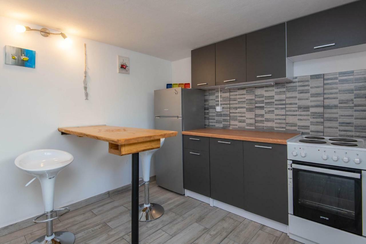 Holiday Home Lovište エクステリア 写真