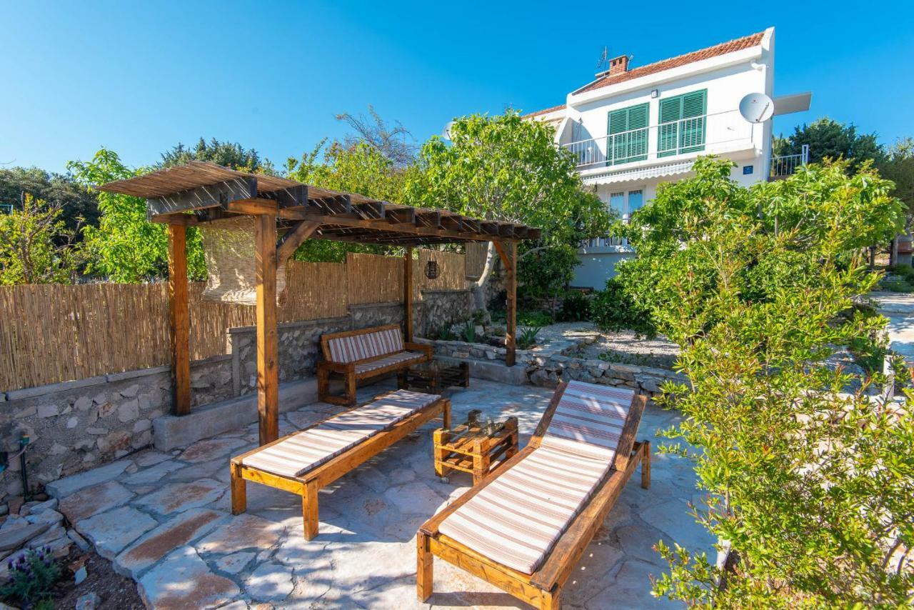 Holiday Home Lovište エクステリア 写真